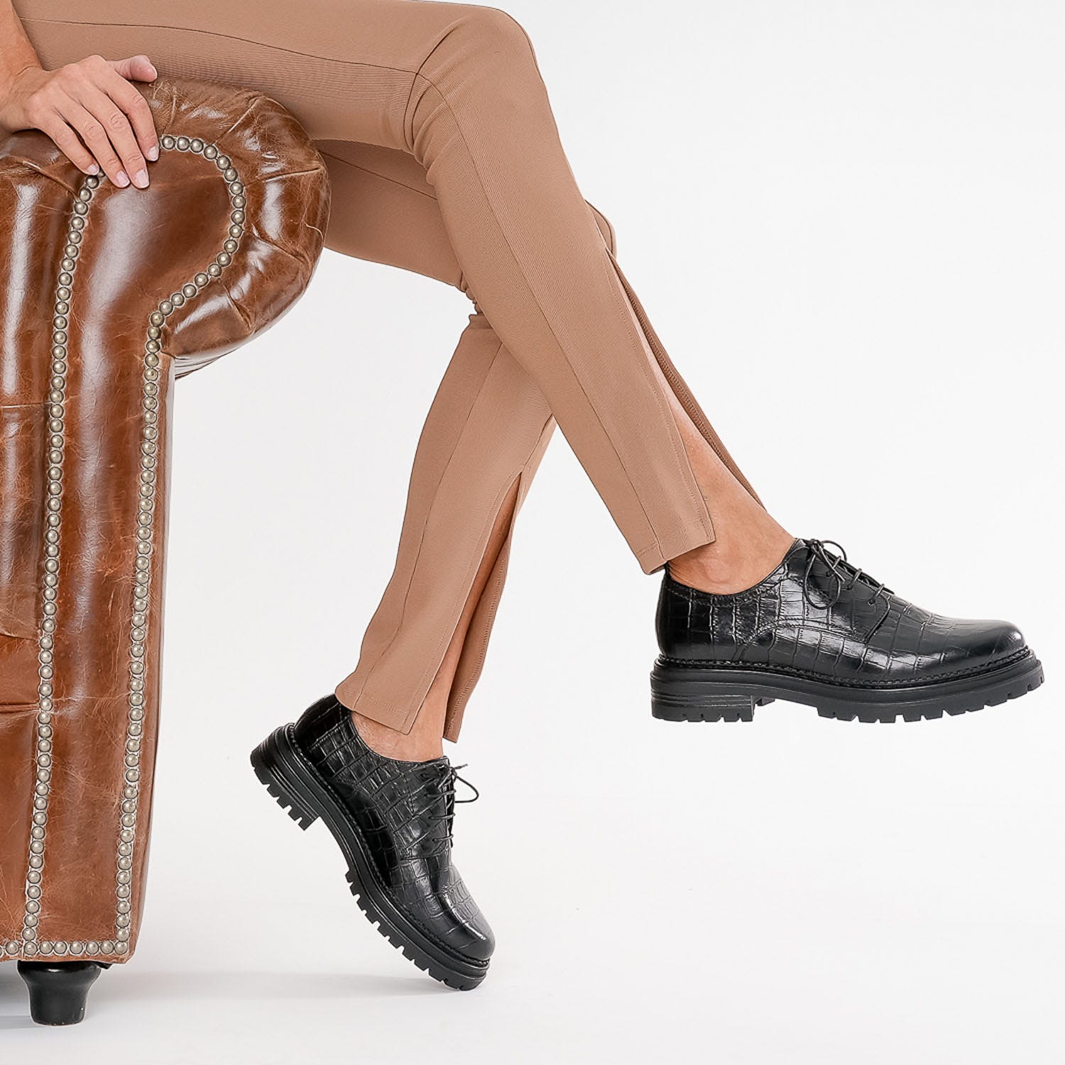 Derby TEXTO noir effet croco