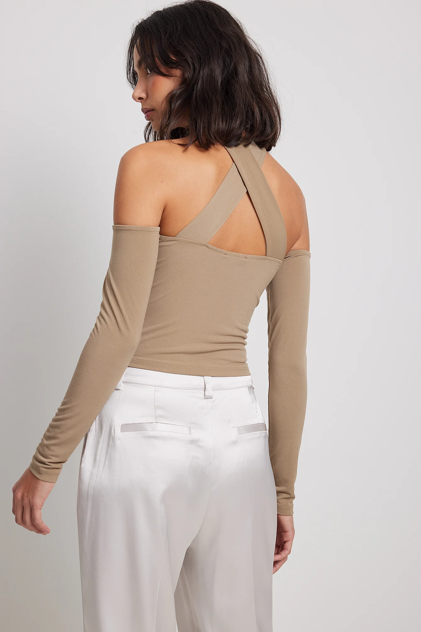 Schulterfreies Top mit Choker-Detail