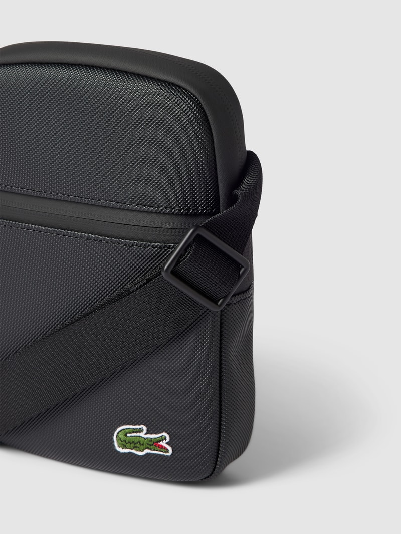 Bauchtasche mit Label-Stitching in schwarz