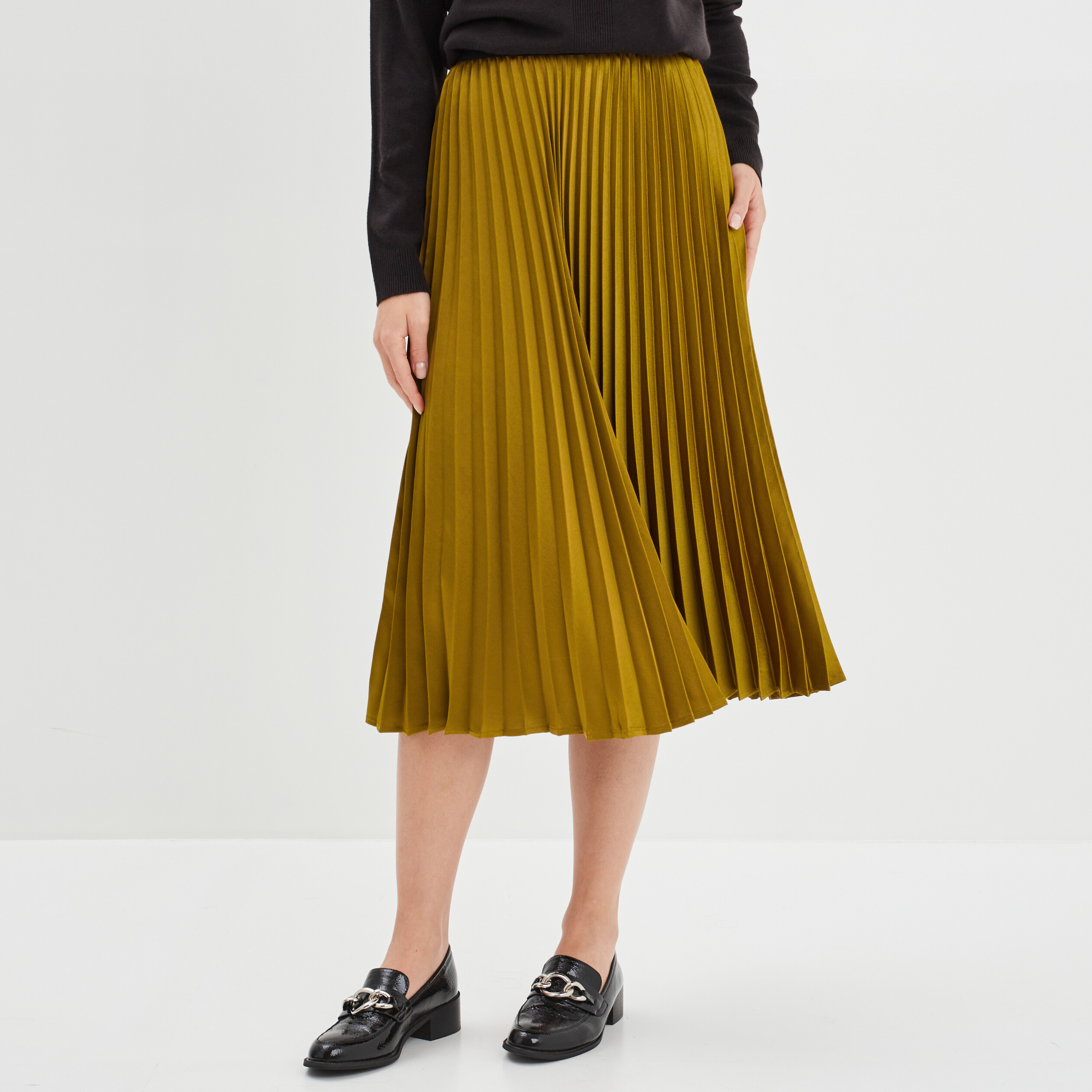 Jupe midi plissée en satin vert olive femme | La Halle