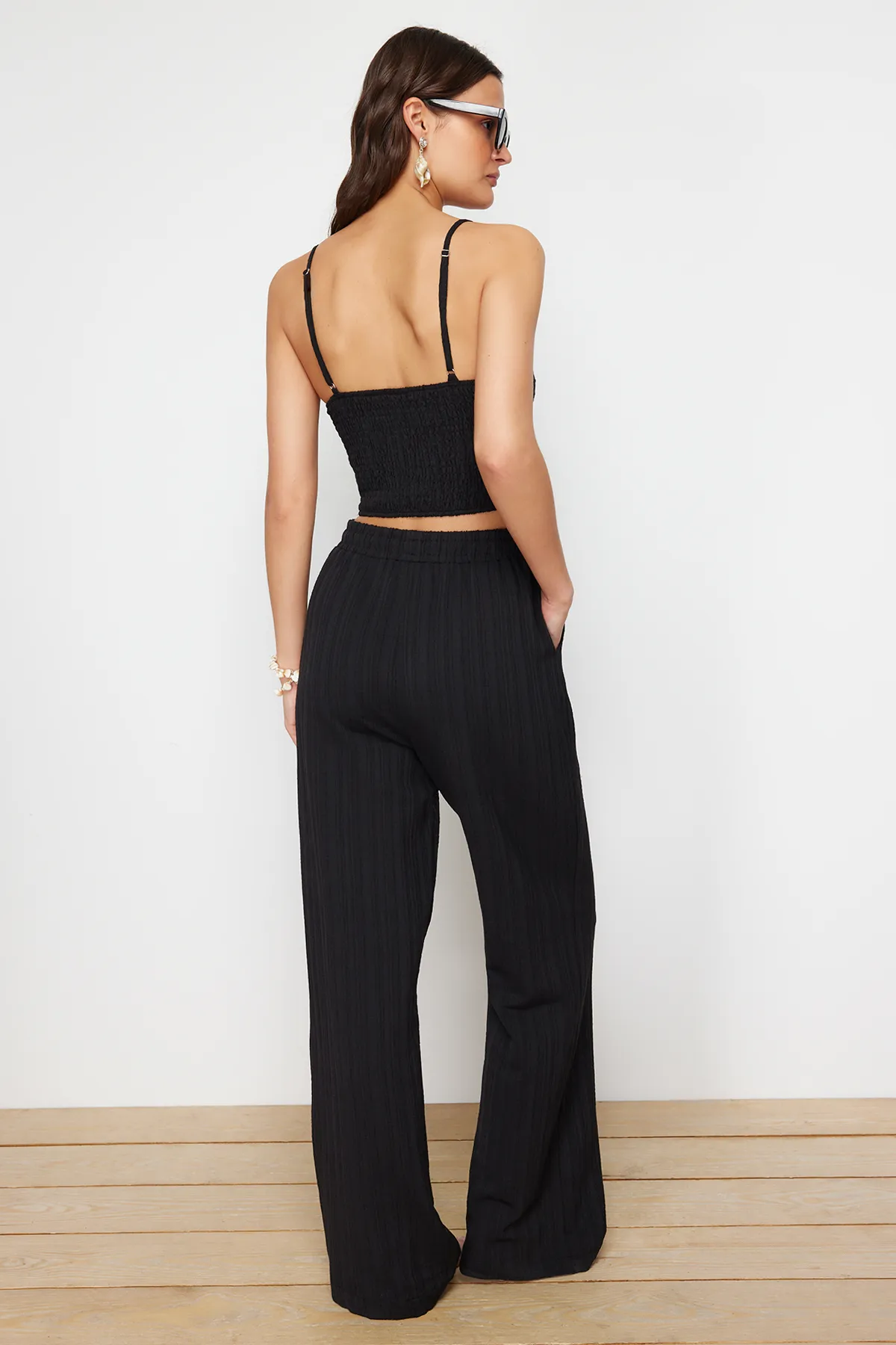 Trendyol Collection  Schwarzes gewebtes Blusen-Hosen-Set TBESS24AU00076