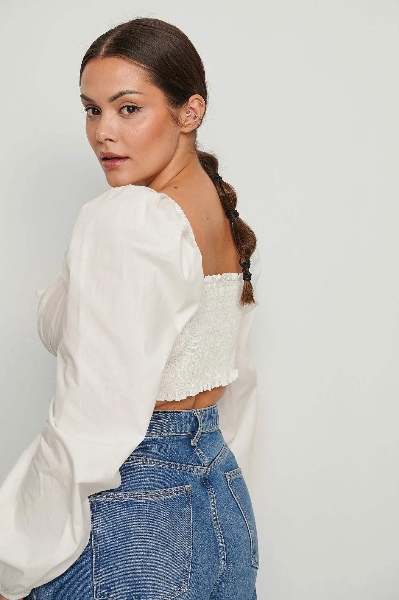 Baumwollbluse mit langen Ärmeln und Rüschen