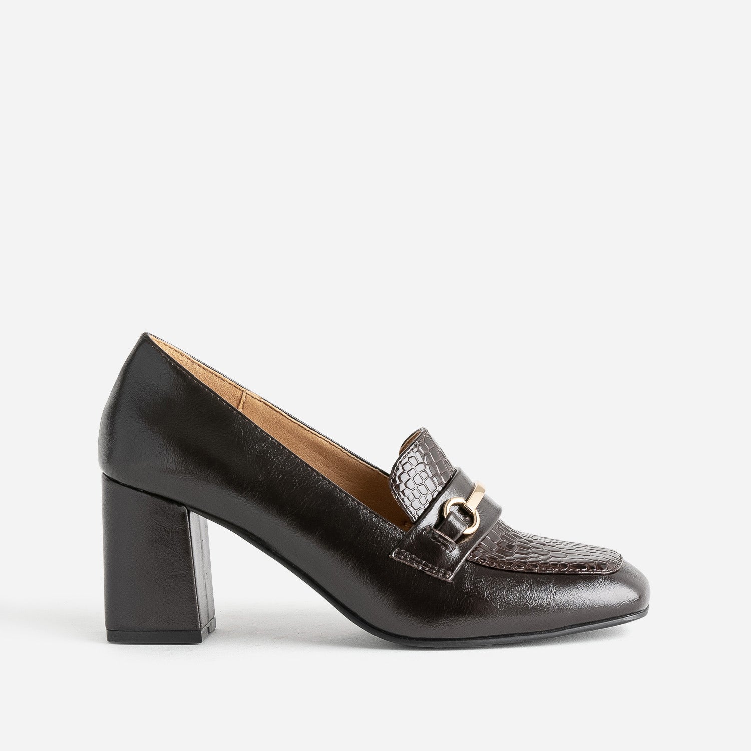 Mocassin à talon marron verni