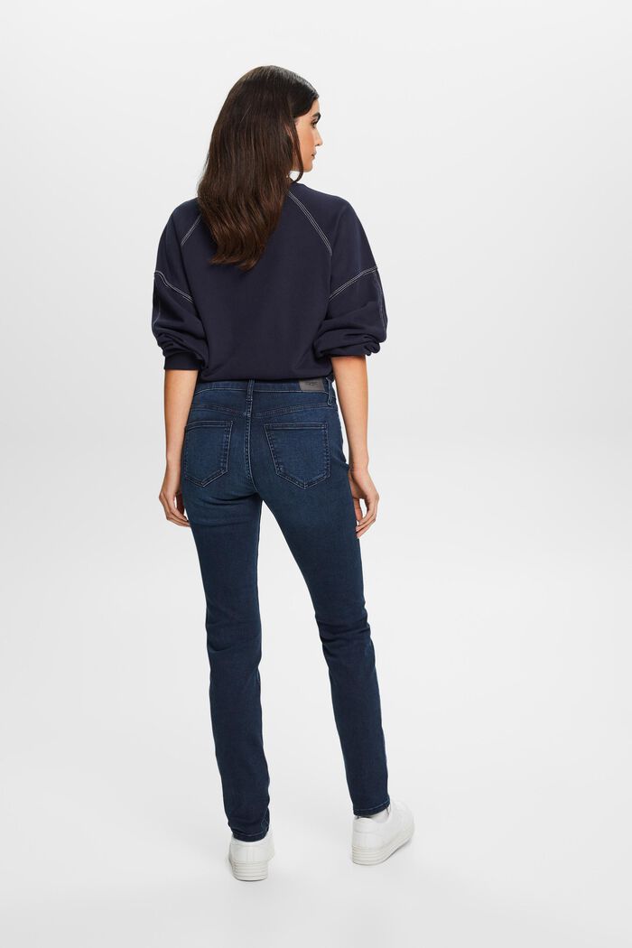 Jeans mit schmaler Passform und mittelhohem Bund