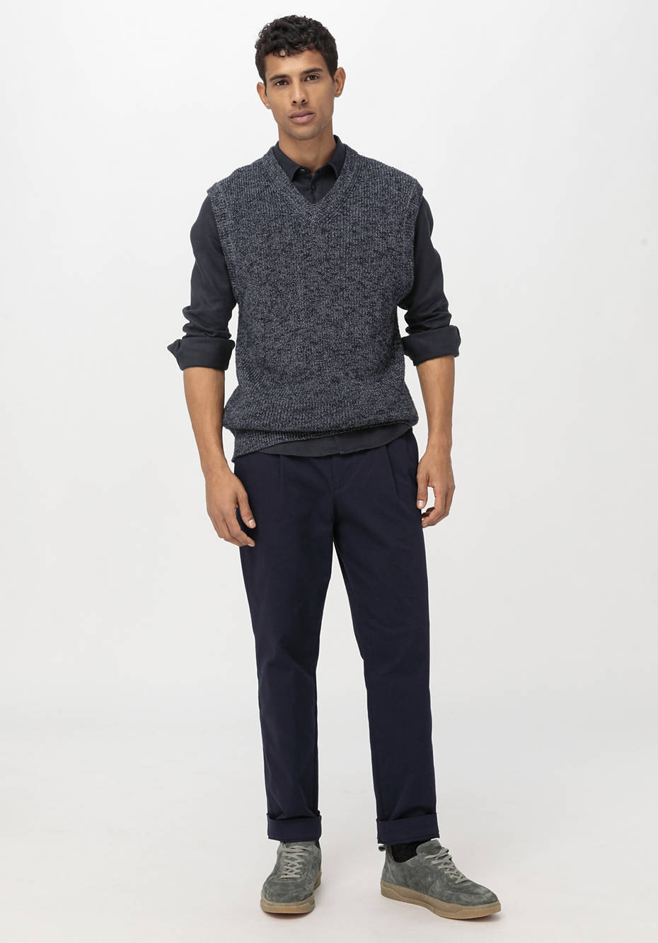 V-Neck-Pullunder aus Bio-Baumwolle mit Leinen