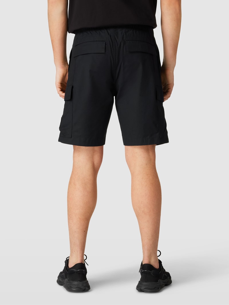Cargoshorts mit Label-Stitching in black