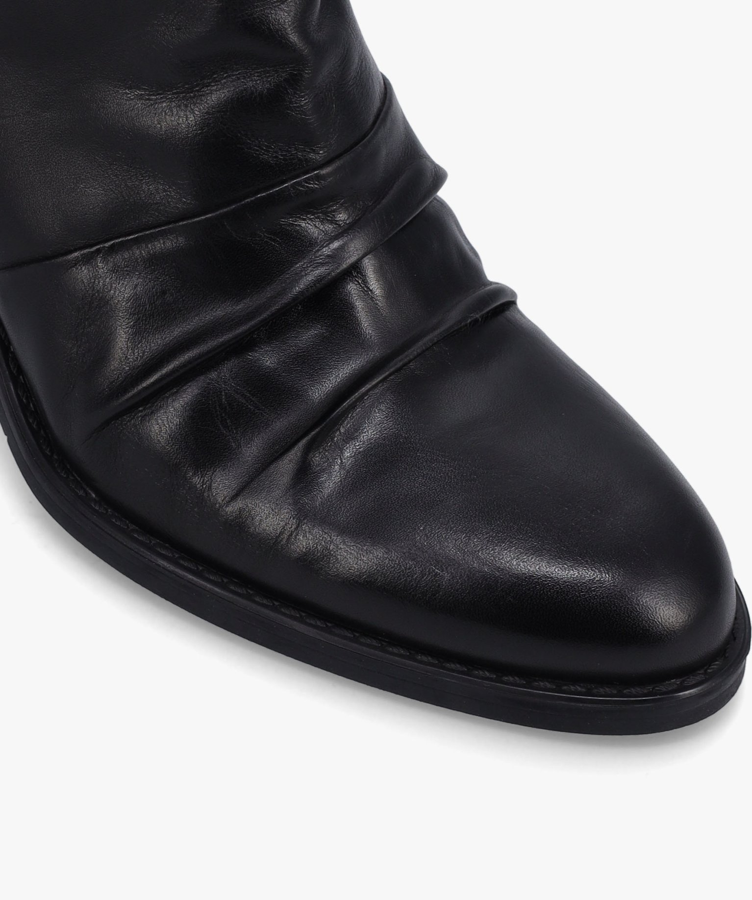 Boots femme à talon dessus en cuir drapé uni noir | GEMO