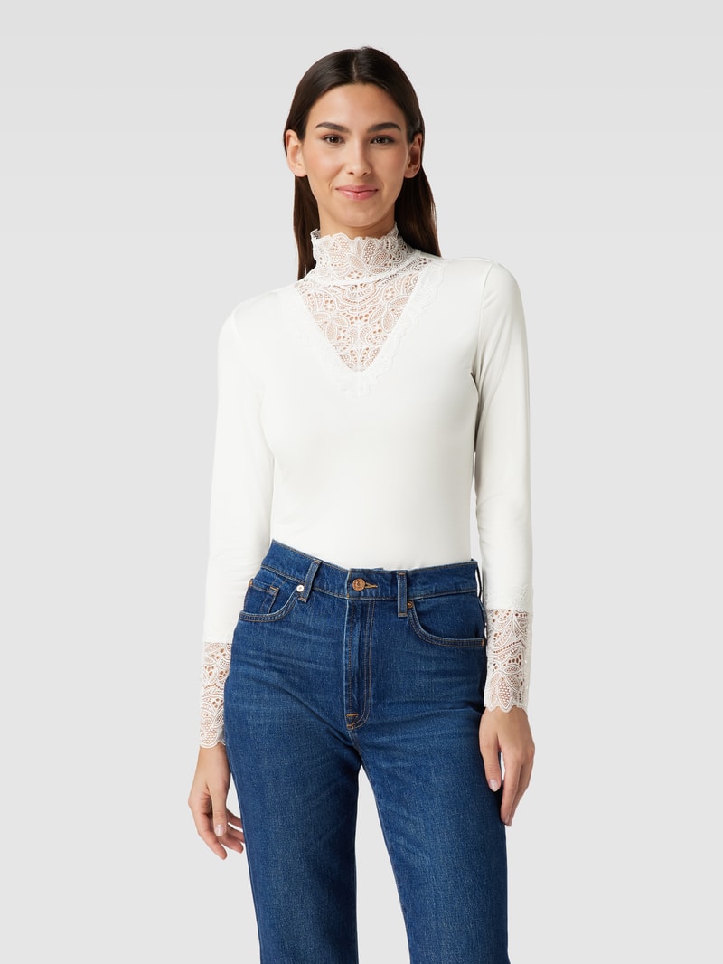 Longsleeve mit Spitzenbesatz Modell 'Marica' in offwhite