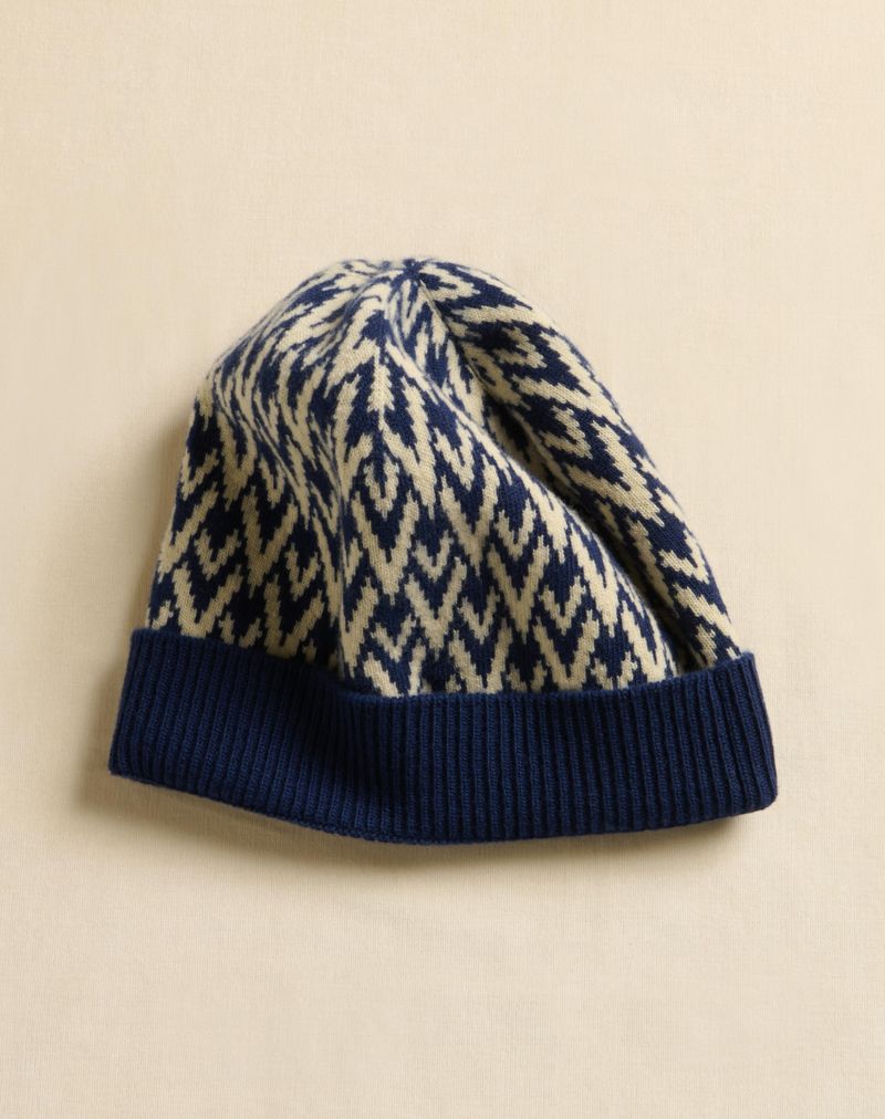 Beanie strikket Toute La V Signature i uld