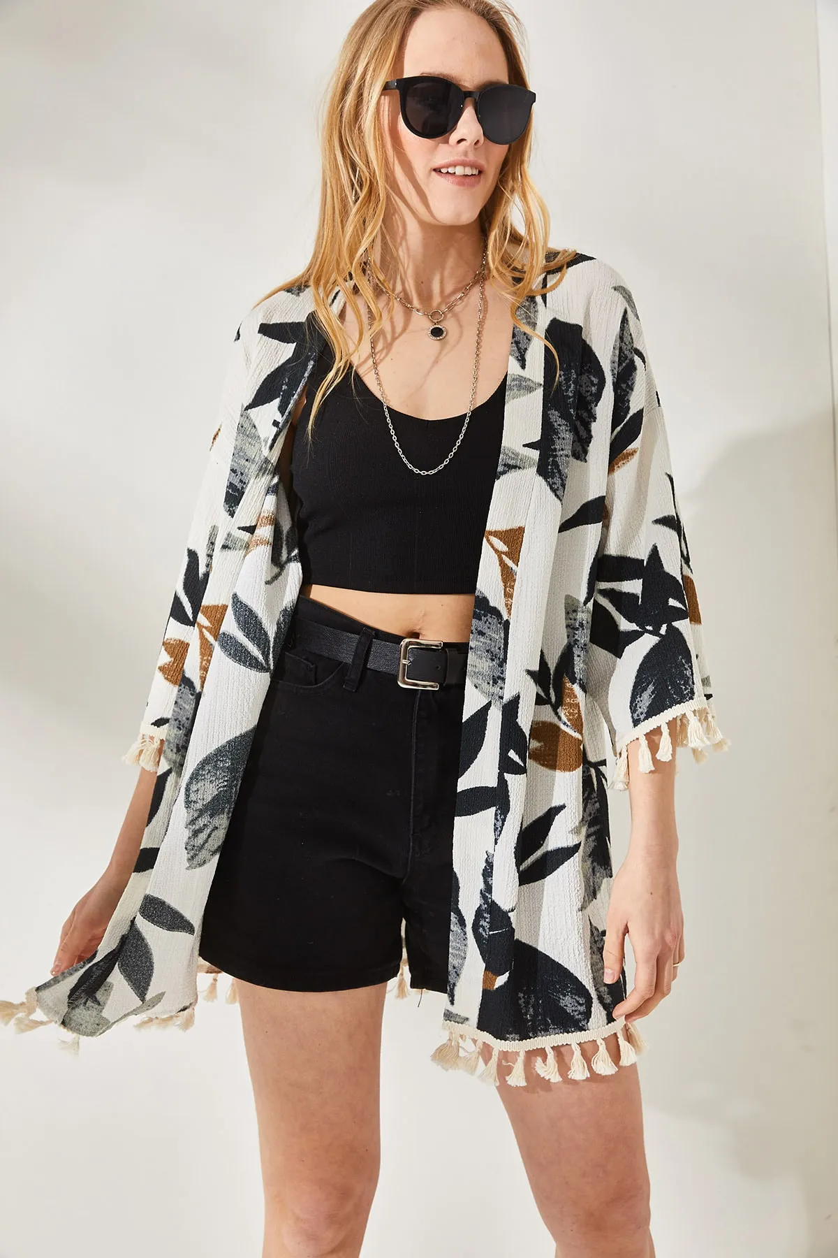 Olalook  Locker gestrickter Kimono mit Quasten für Damen in Steinschwarz KMN-00000056