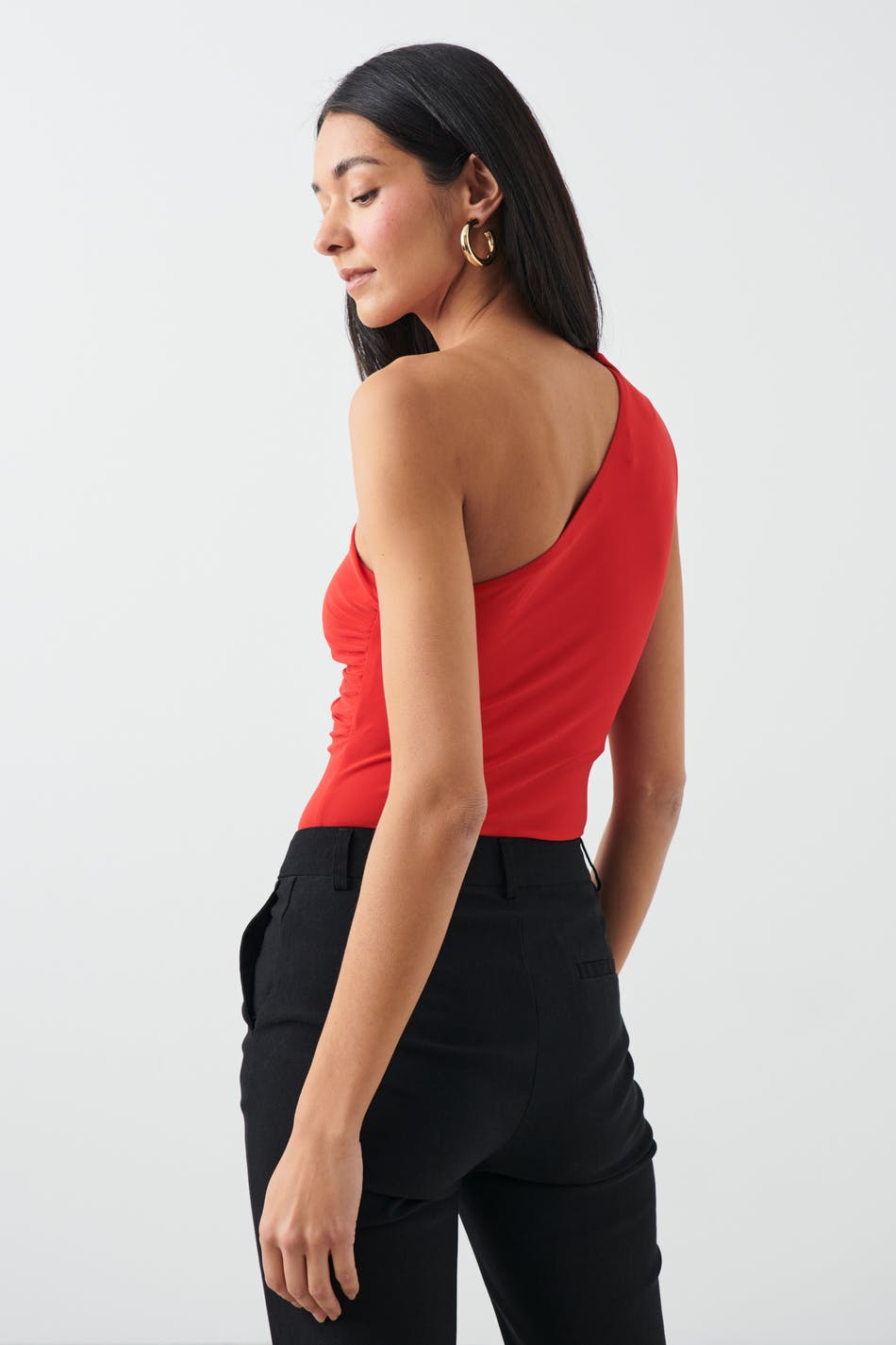 One shoulder body