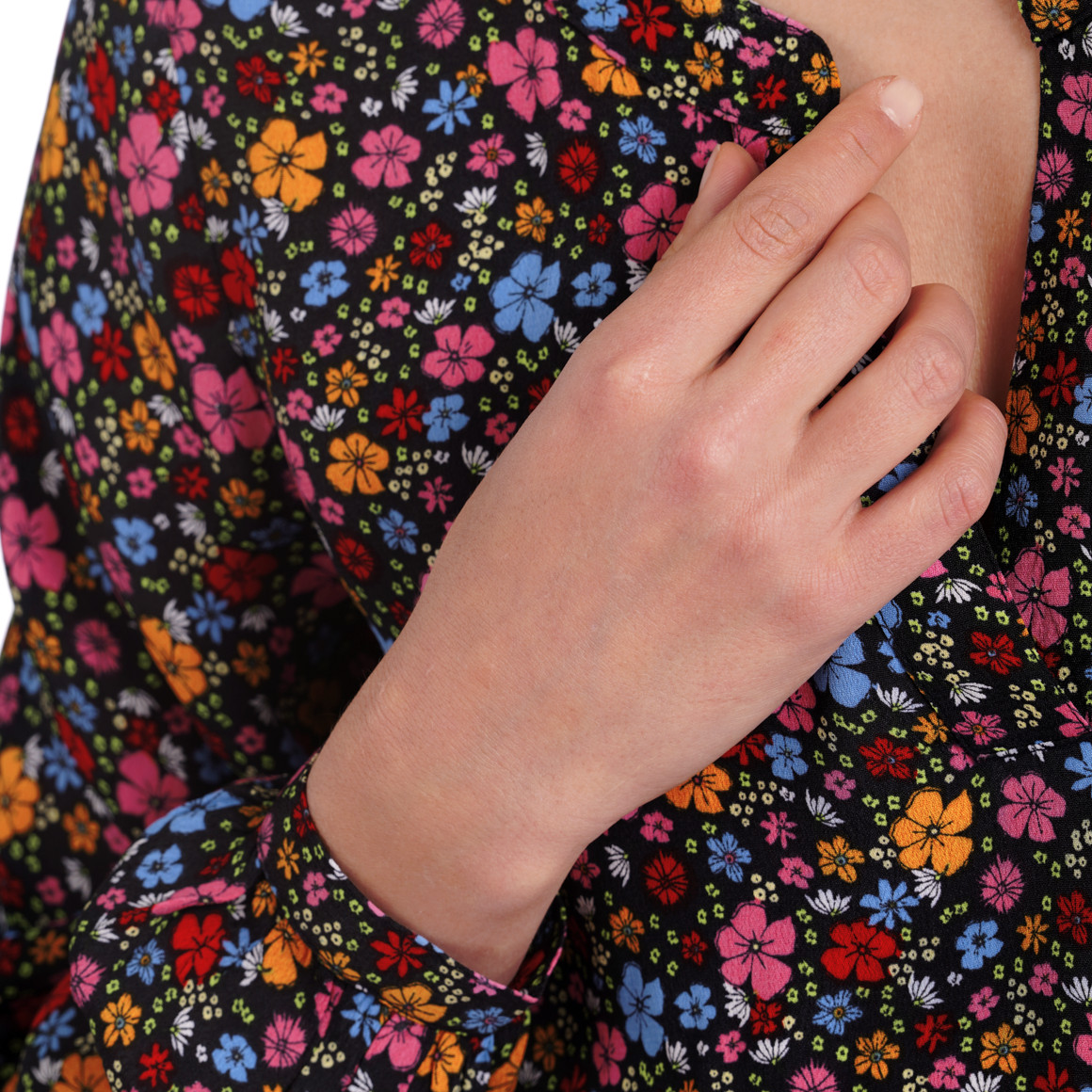 Damen Bluse im bunten Millefleur-Dessin