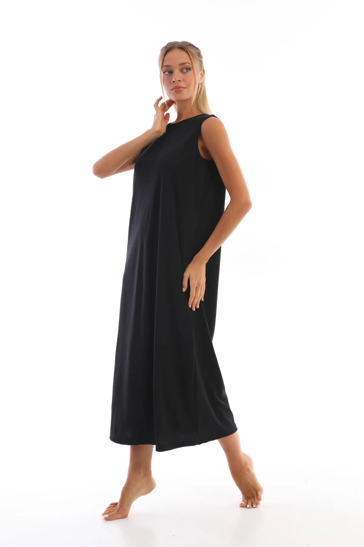 medipek  Schwarzes, ärmelloses Kleid mit Unterrock