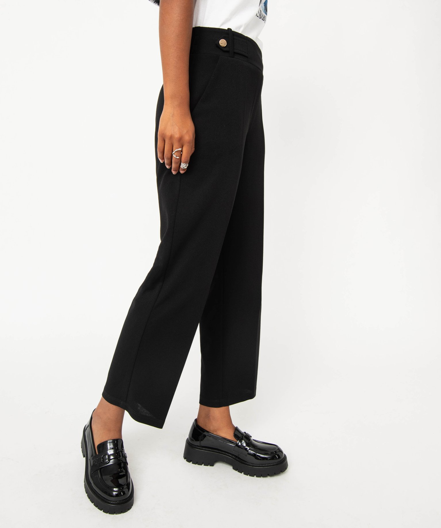 Pantalon 7/8ème à plis en maille fluide femme noir | GEMO