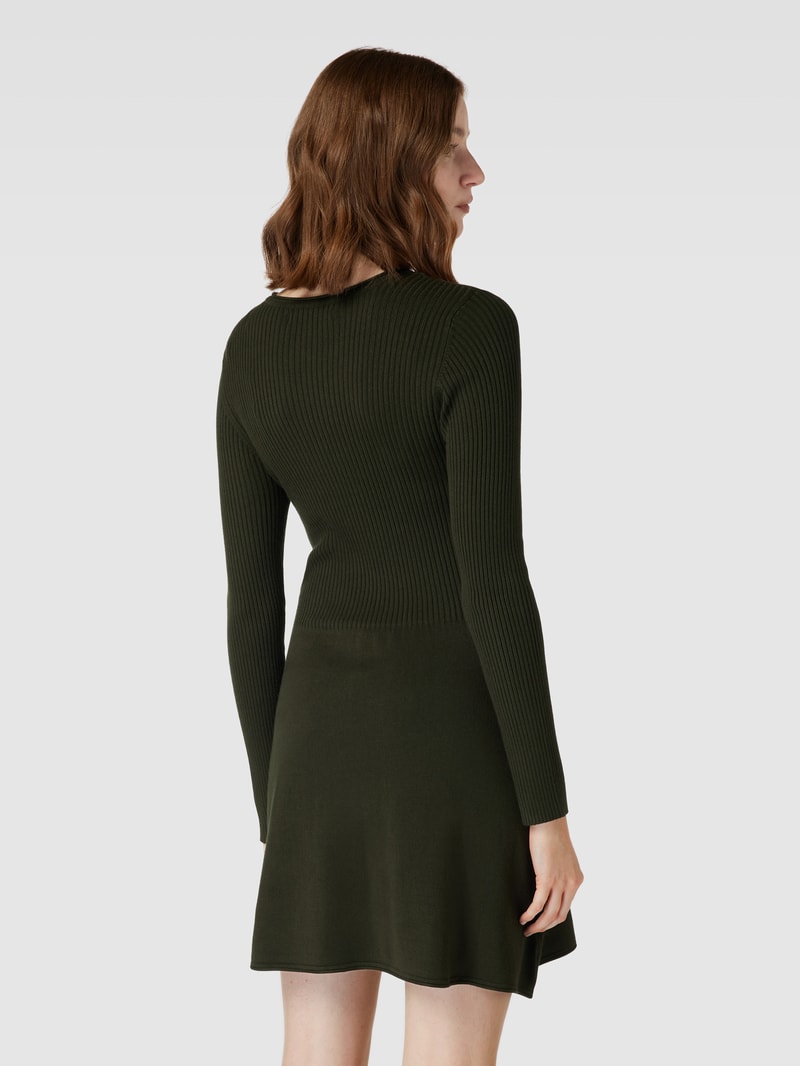 Strickkleid in Minilänge Modell 'ALMA' in olivgrün
