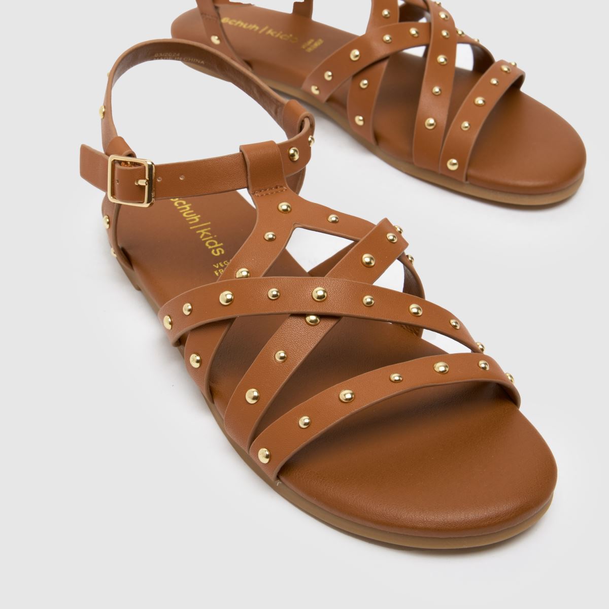schuh barna cirmos szegecses lányos ifjúsági szandál