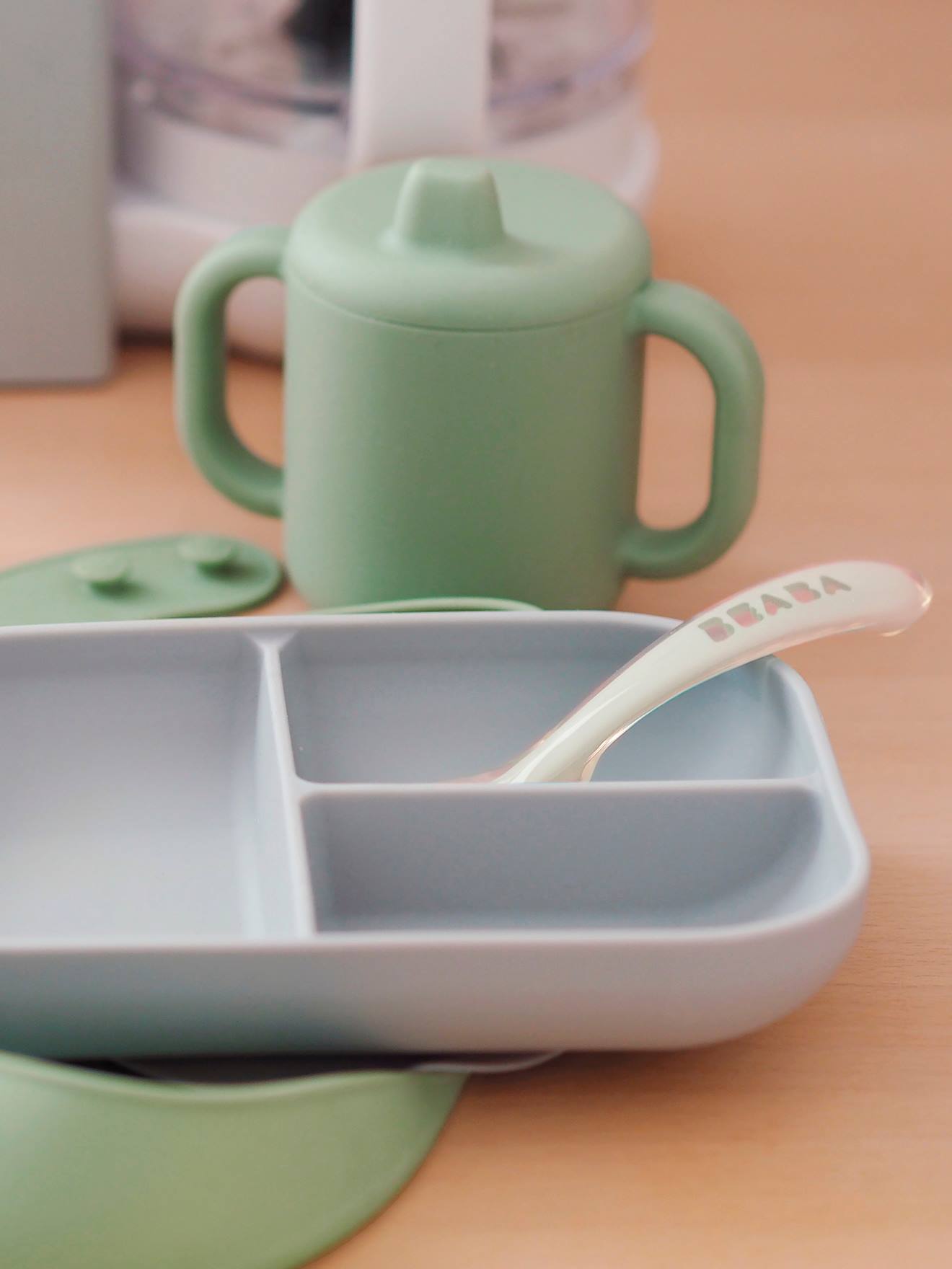 Beaba Esslern-Set aus Silikon LES ESSENTIELS BEABA - salbeigrün