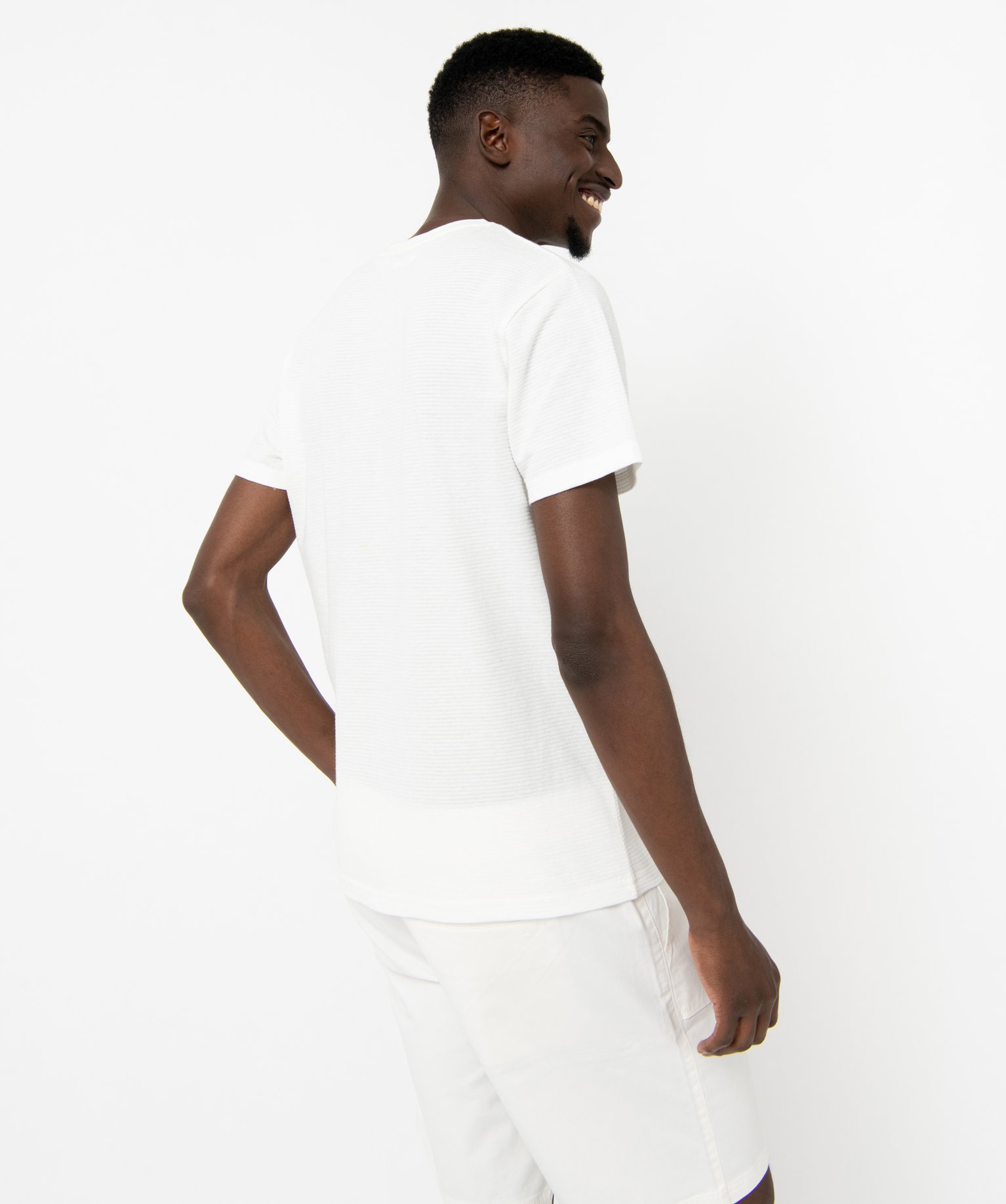 Tee-shirt à manches courtes effet rayé homme blanc | GEMO
