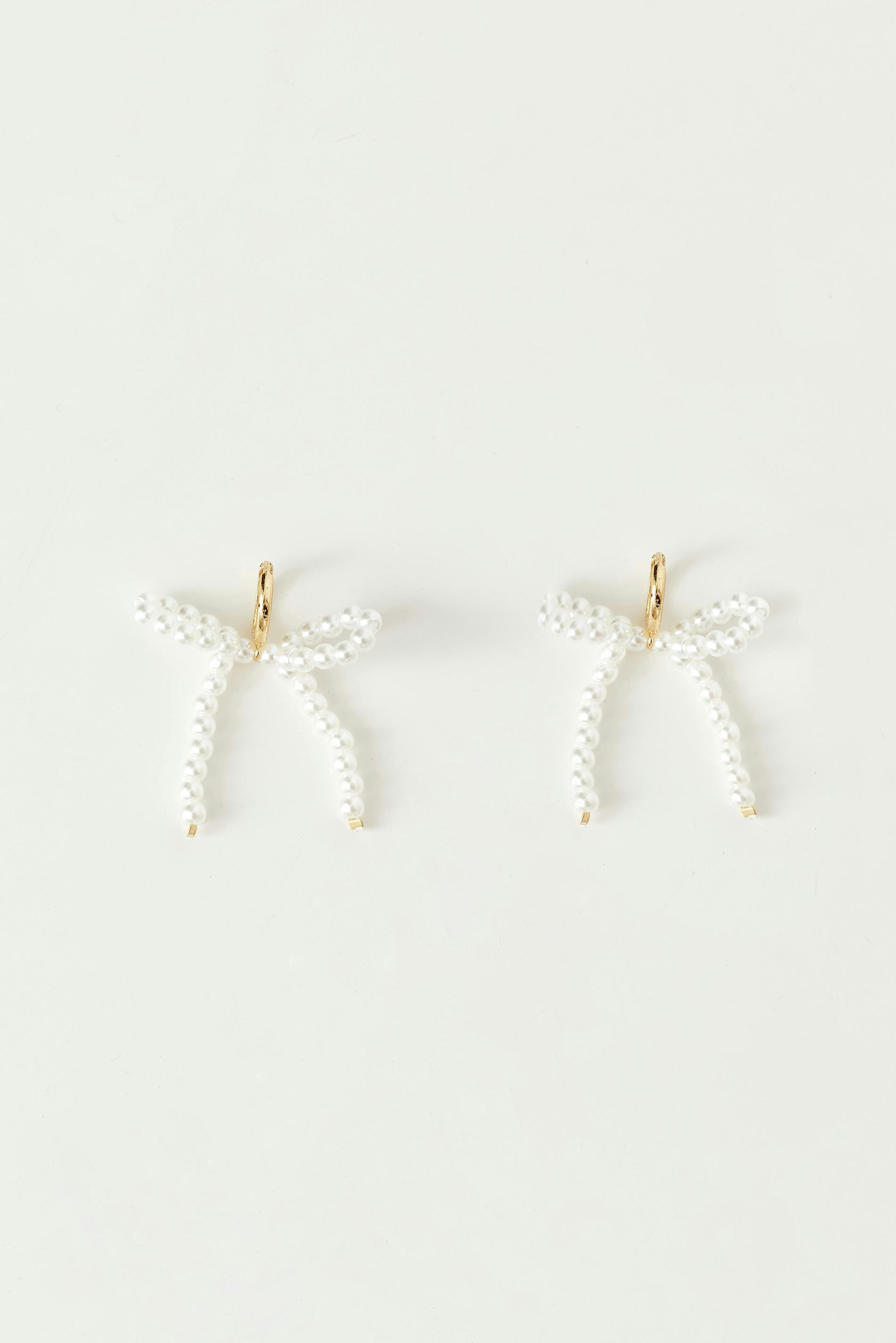 Pearl bow earrings
