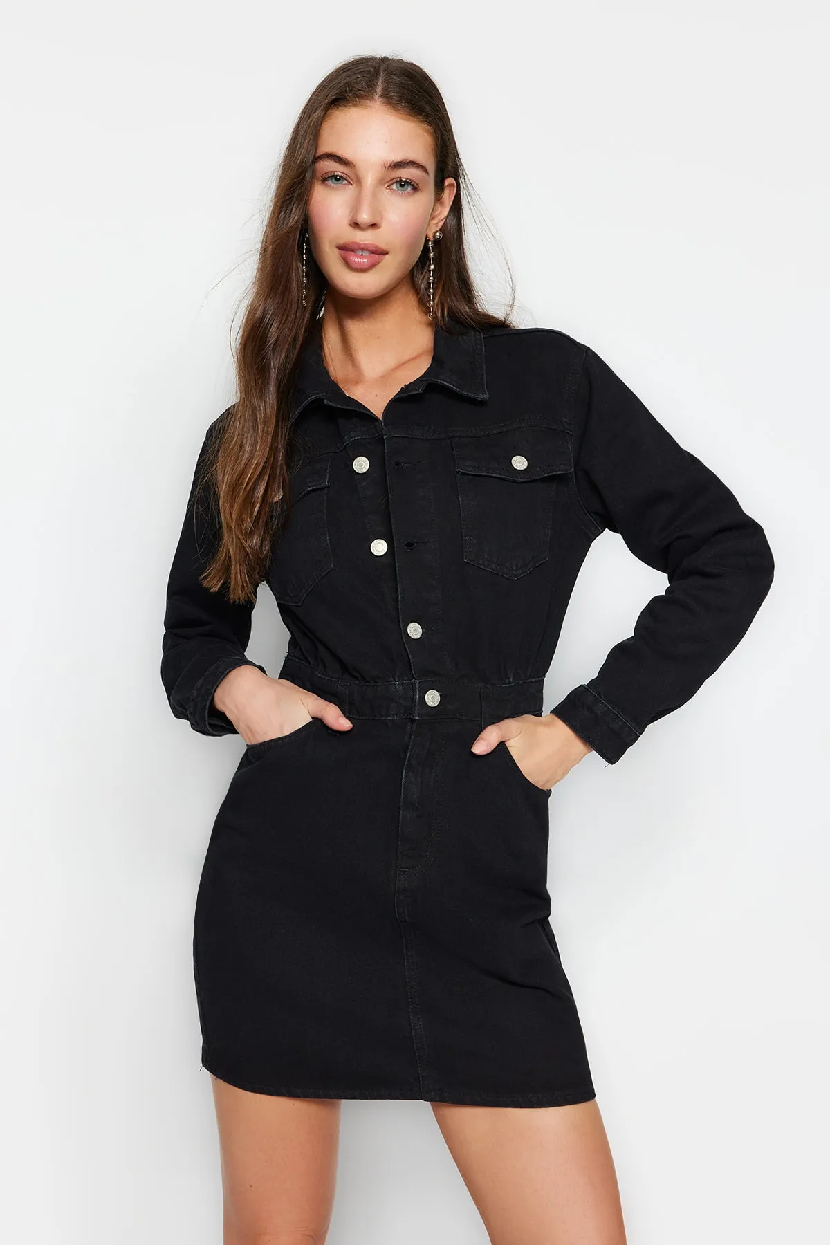 Trendyol Collection  Schwarzes Mini-Jeanskleid TWOAW23EL00643