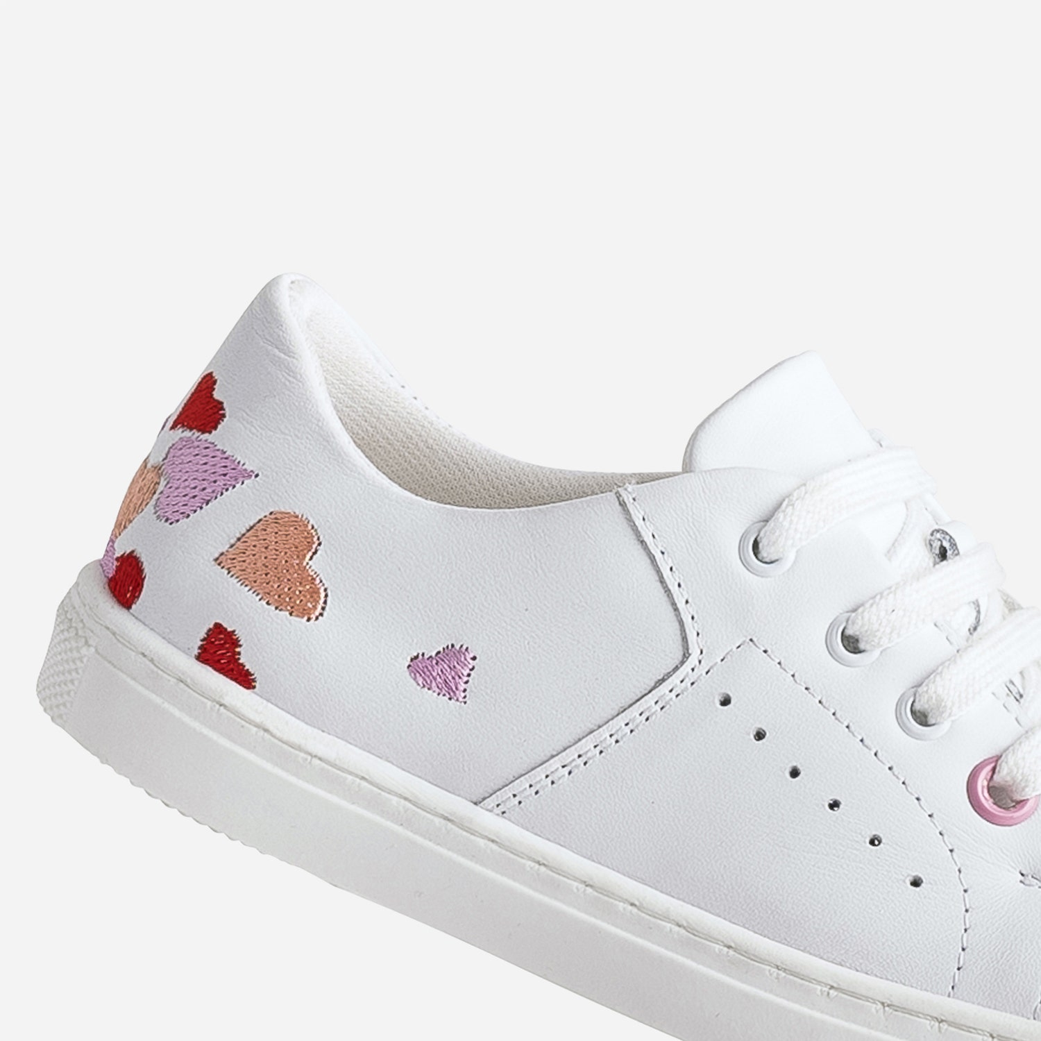 Tennis BUGGY blanche broderies cœurs