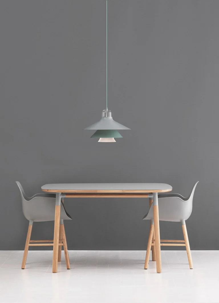 Fotoliu Normann Copenhagen Form cu picioare din stejar