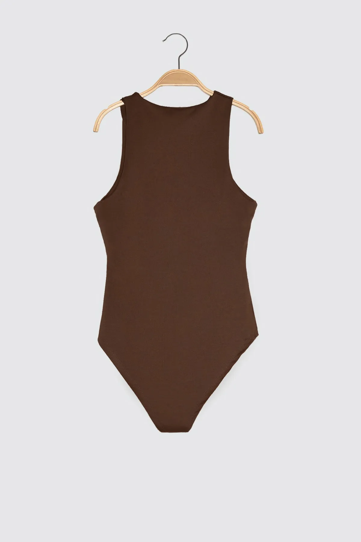 Trendyol Collection  Dunkelbrauner Neckholder-Body aus Strick mit flexiblem Druckknopfverschluss TWOSS20BD0044