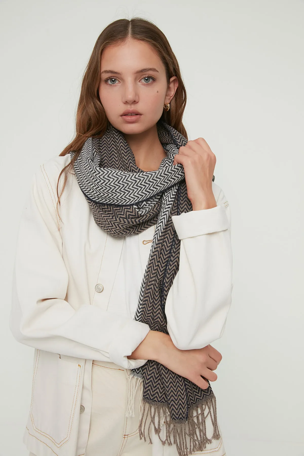 Trendyol Collection  Grauer Damenschal TWOAW22AT0062