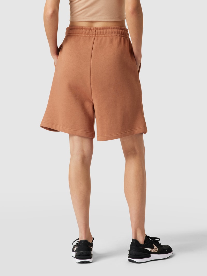 Sweatshorts mit Label-Stitching in hellbraun