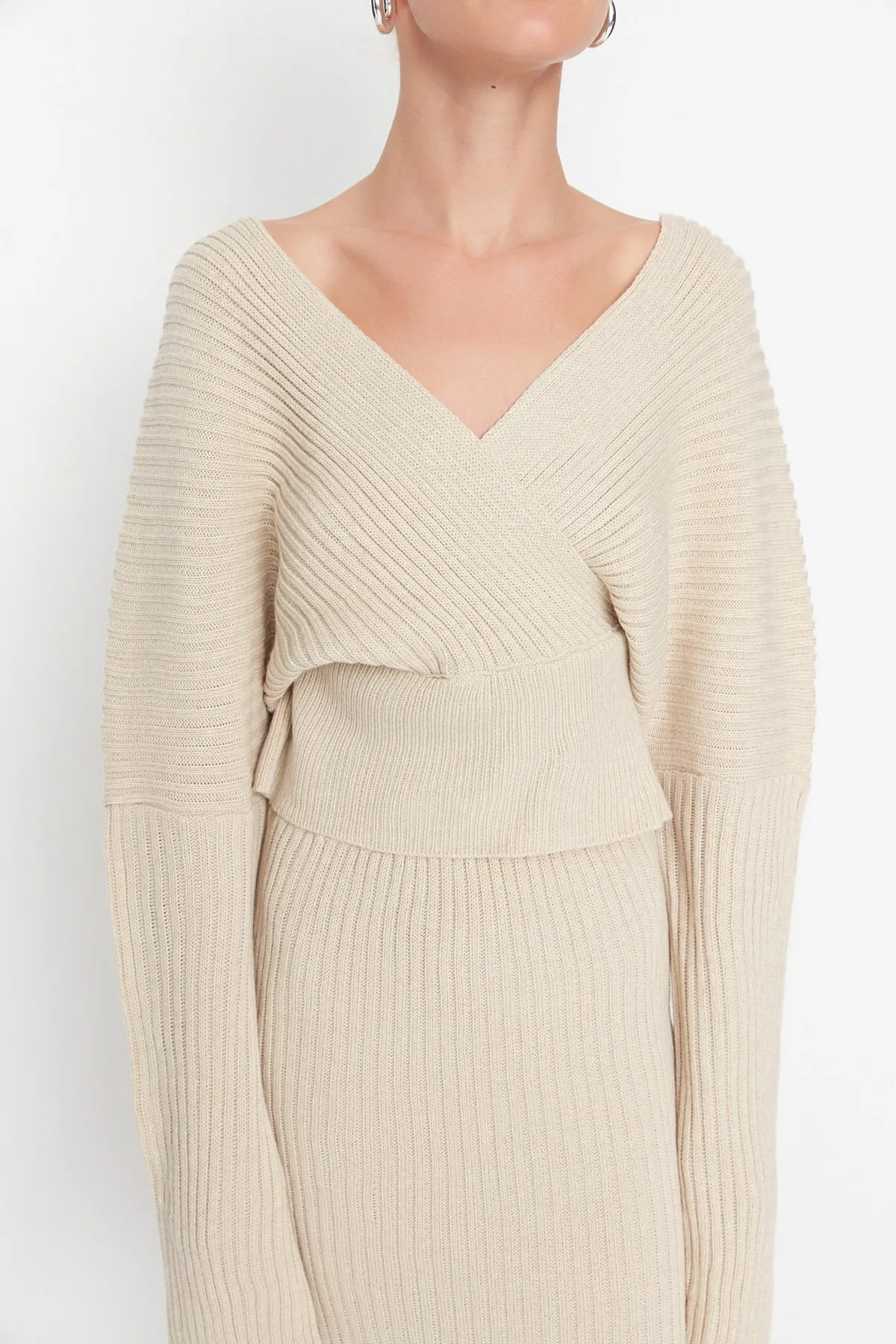 Trendyol Collection  Zweireihiges Strickoberteil und -unterteil-Set in Stein TWOAW23AU00102
