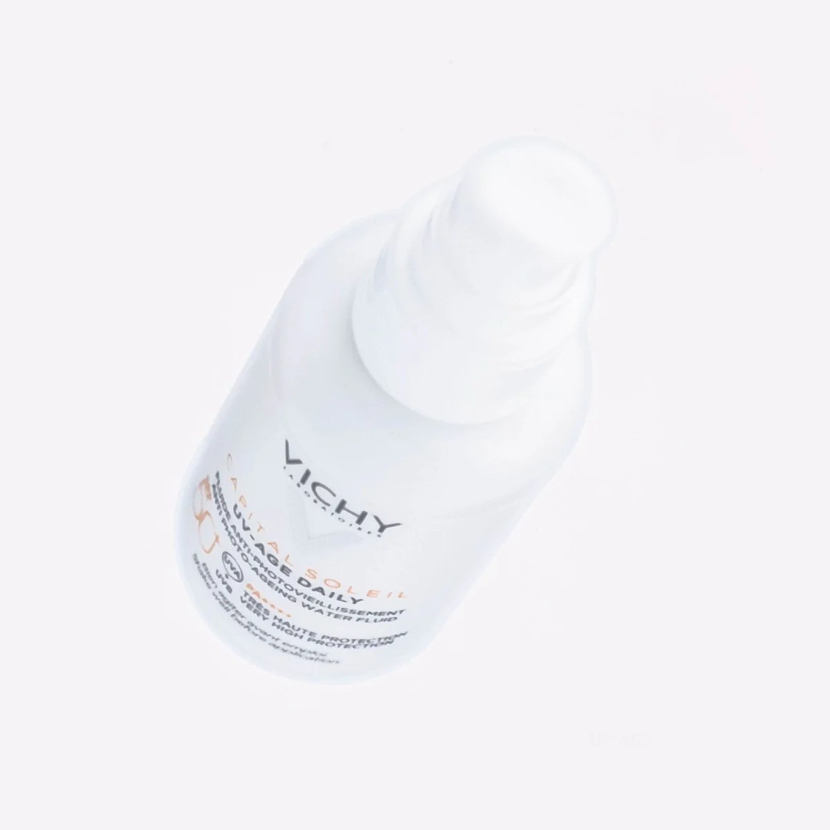 Capital Soleil Capital Soleil UV-Age Anti-Photoaging Fluid SPF50 - Suojaavat hoidot, tehokas aurinkosuoja kasvoille.