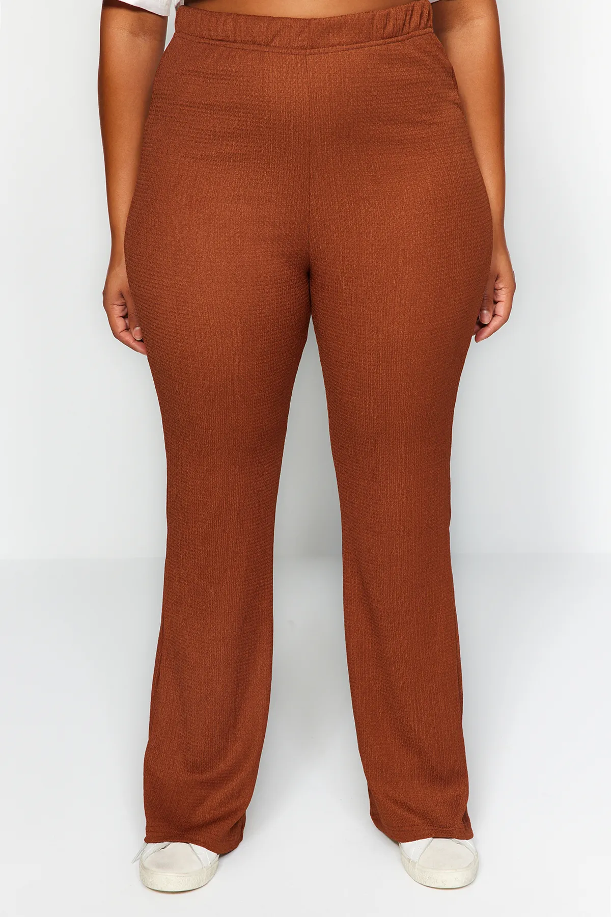 Trendyol Curve  Braune Strickhose TBBSS22PL0416