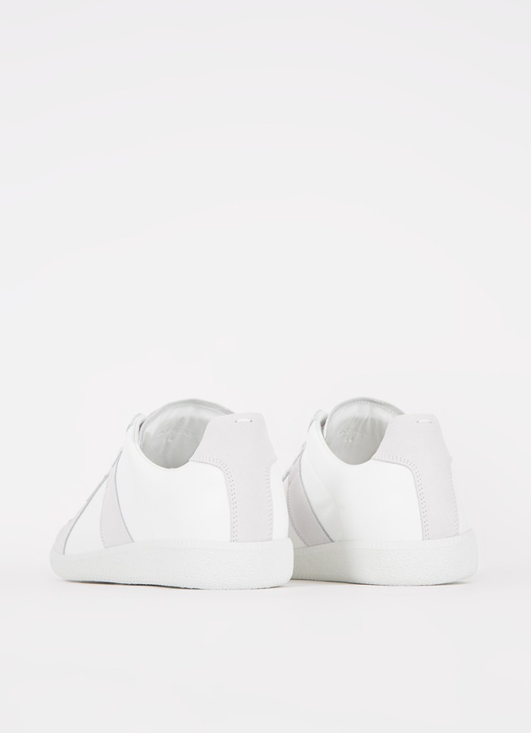 Replica delle sneakers Maison Margiela in pelle di agnello con dettagli in camoscio.