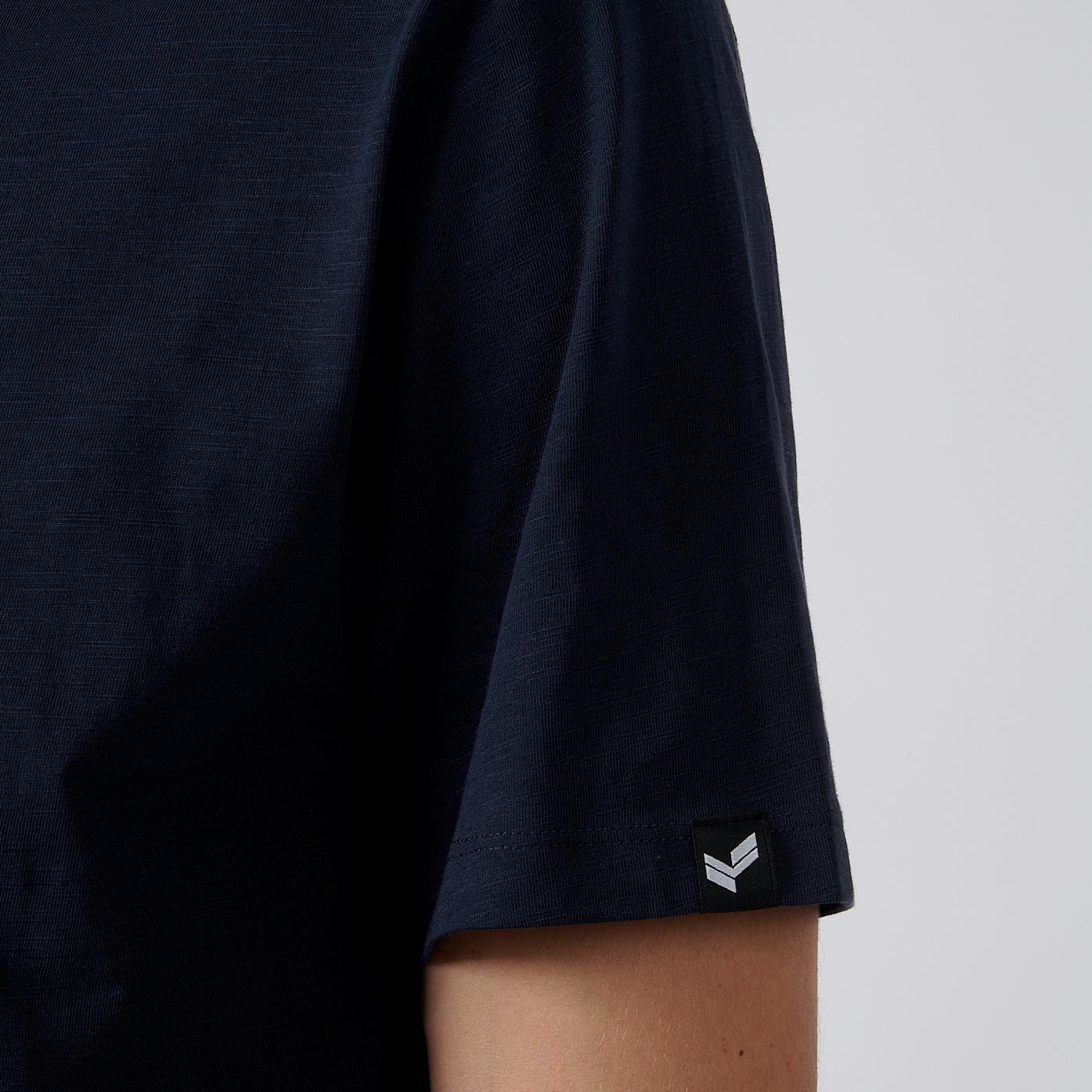 BAZZI  T-shirt bleu Homme en 100% coton bio