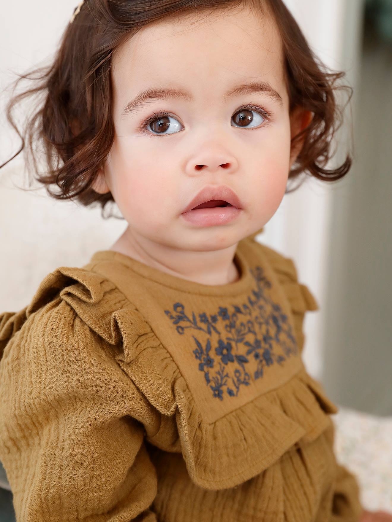 Combinaison brodée en gaze de coton bébé olive