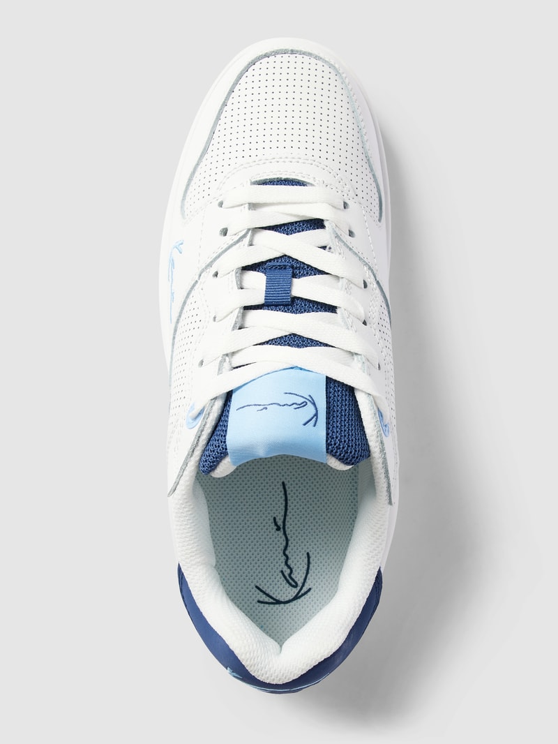 Sneaker mit Label-Stitching in weiß