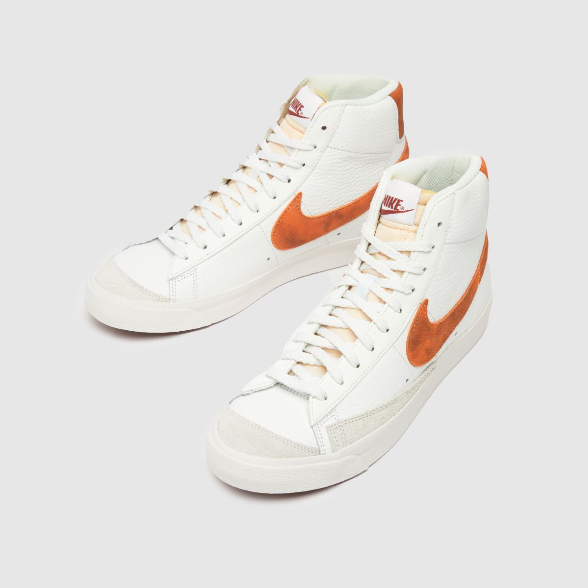 Nike Blazer Mid 77 – Bruna träningsskor