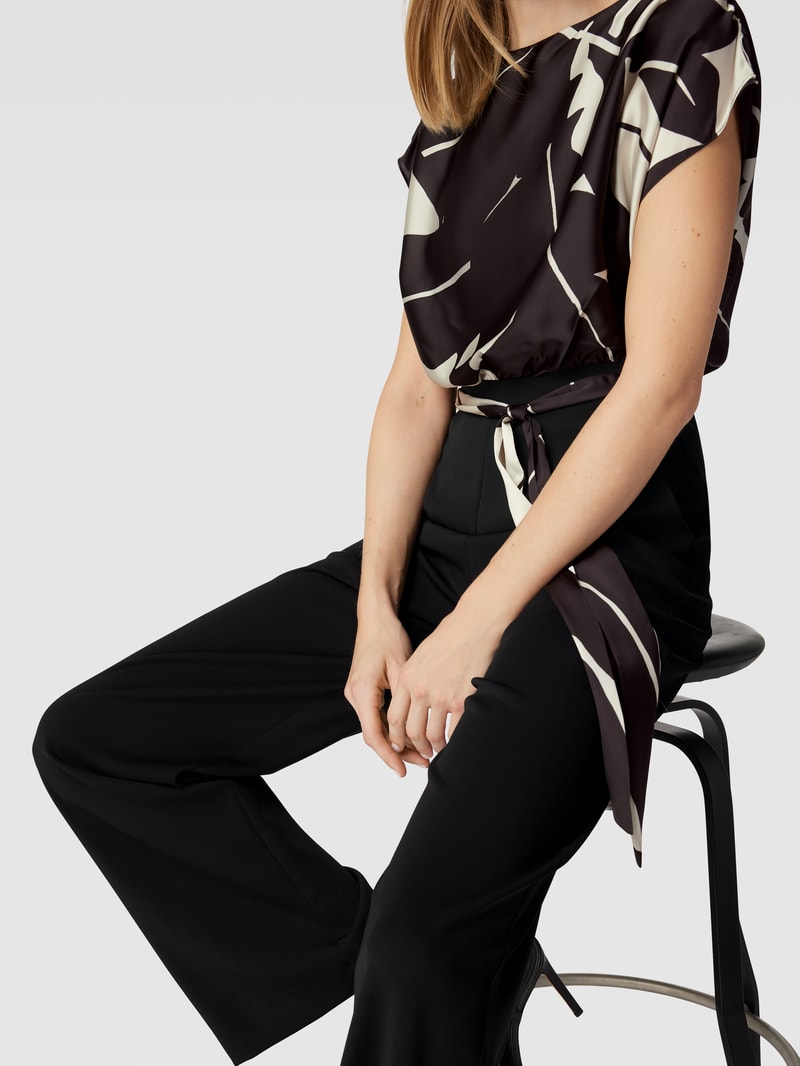 Jumpsuit mit Taillenband in schwarz