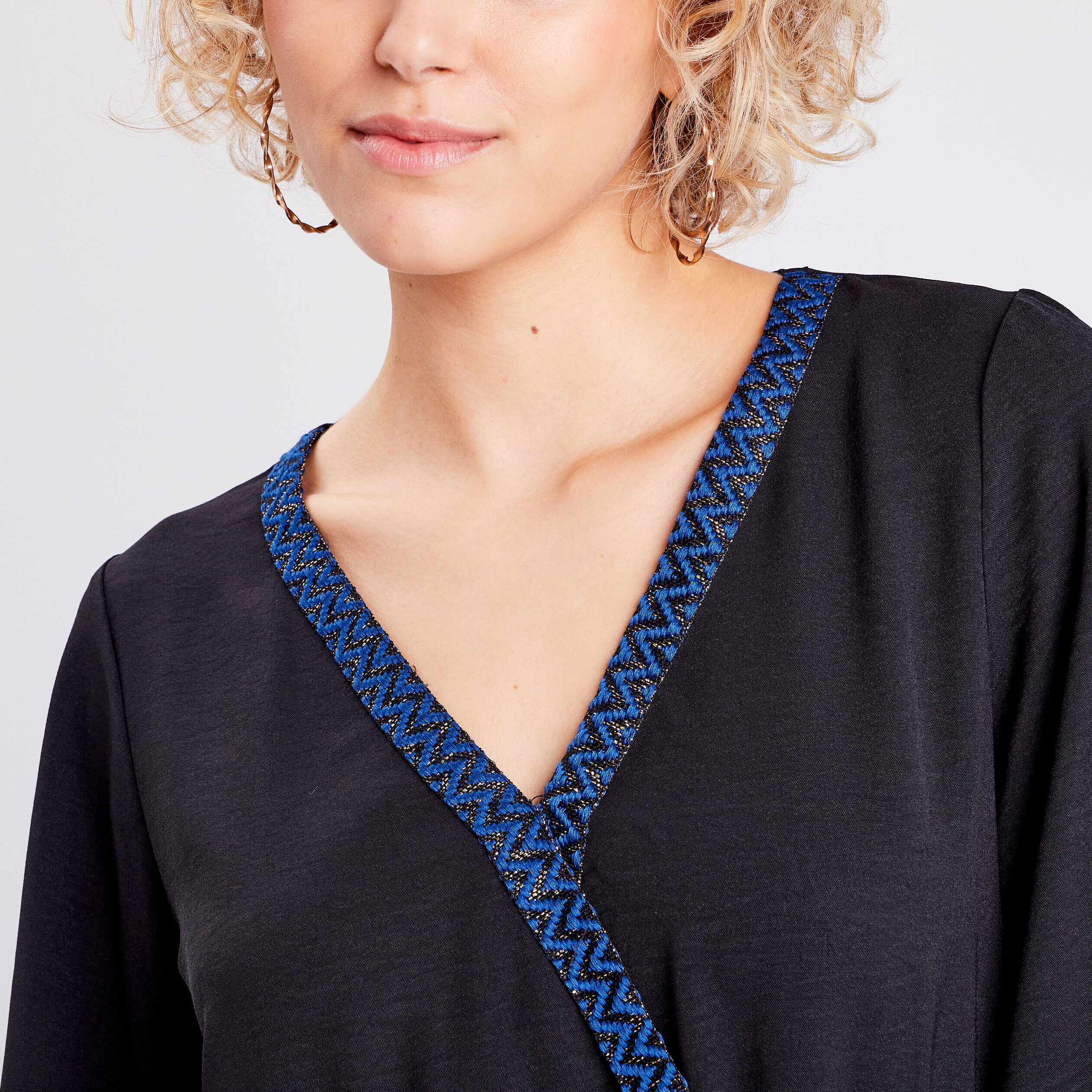 Robe évasée col cache-coeur noir femme | Cache Cache