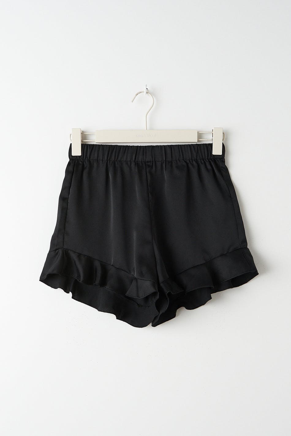 Y frill shorts