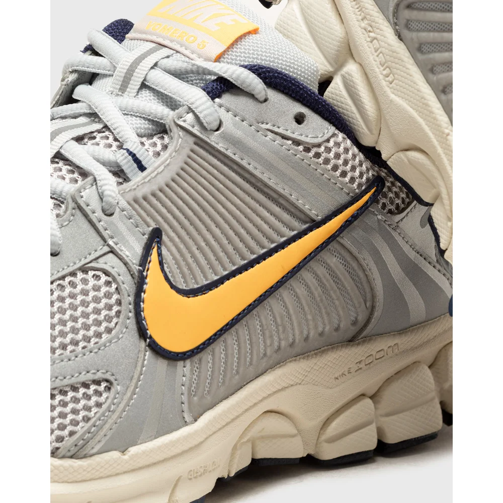 Nike Zoom Vomero 5 FJ4151-001 / grau