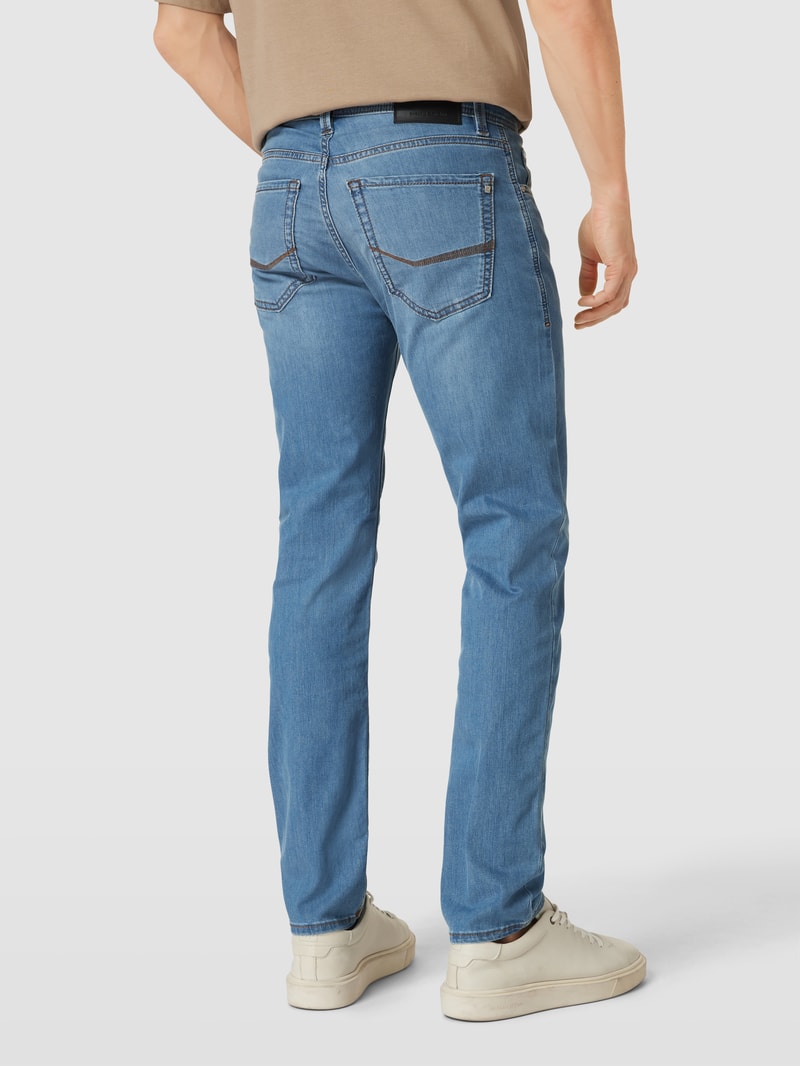 Tapered Fit Jeans aus Baumwolle mit Label-Patch Modell 'Lyon' in hellblau