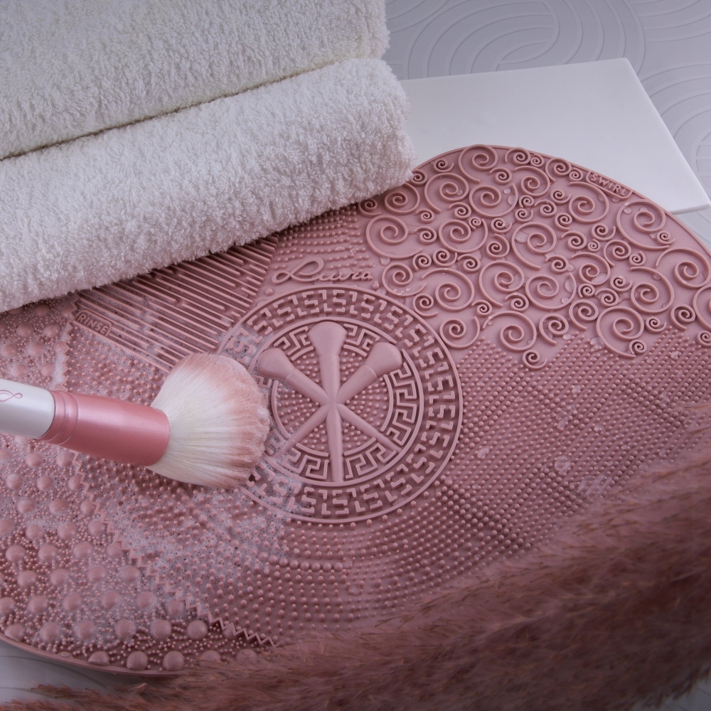 luvia Brush Cleaning Mat - Candy Tapis nettoyant pour pinceaux maquillage