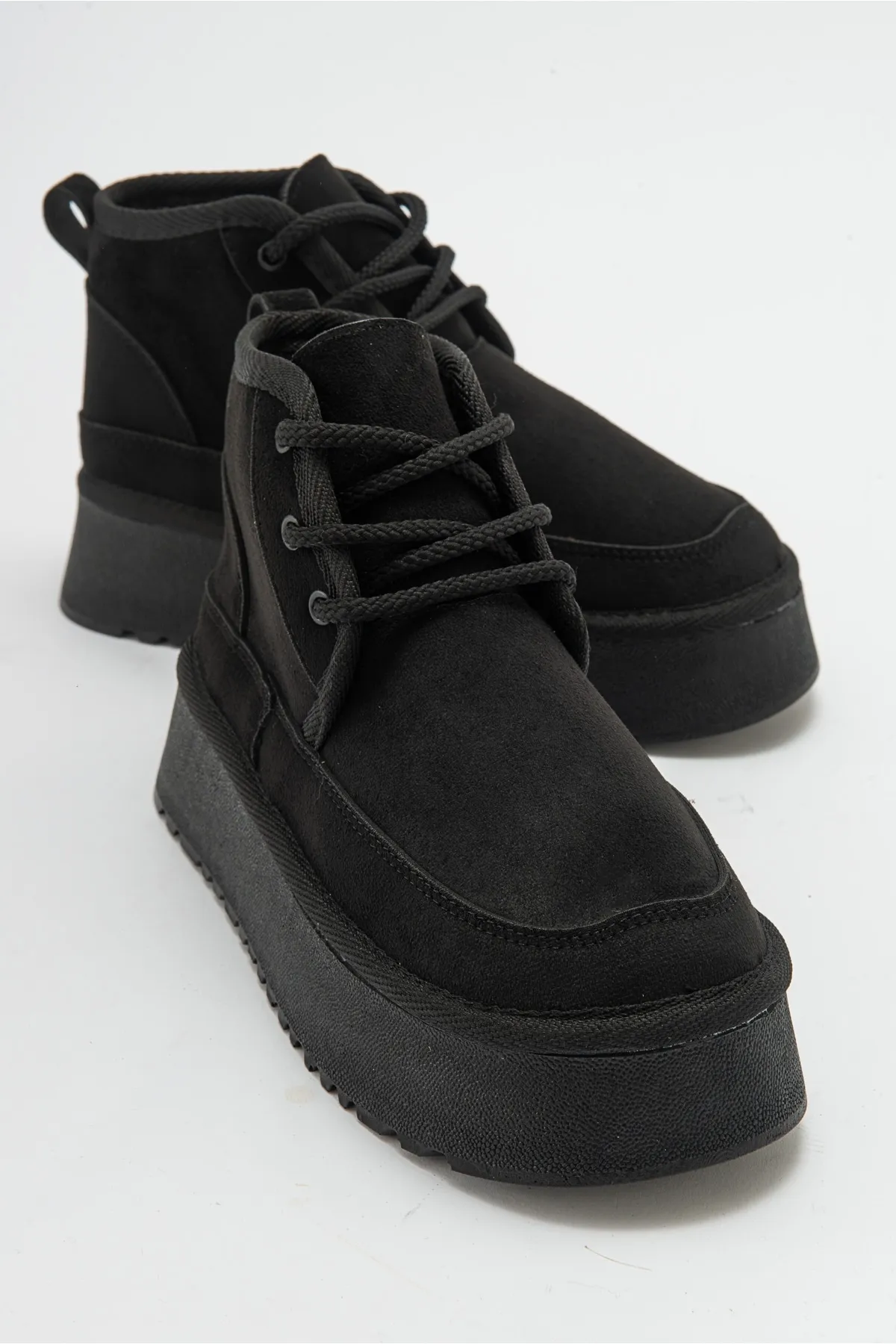 LuviShoes  Ovela Schwarze Damen-Sportstiefel zum Schnüren mit dicker Sohle