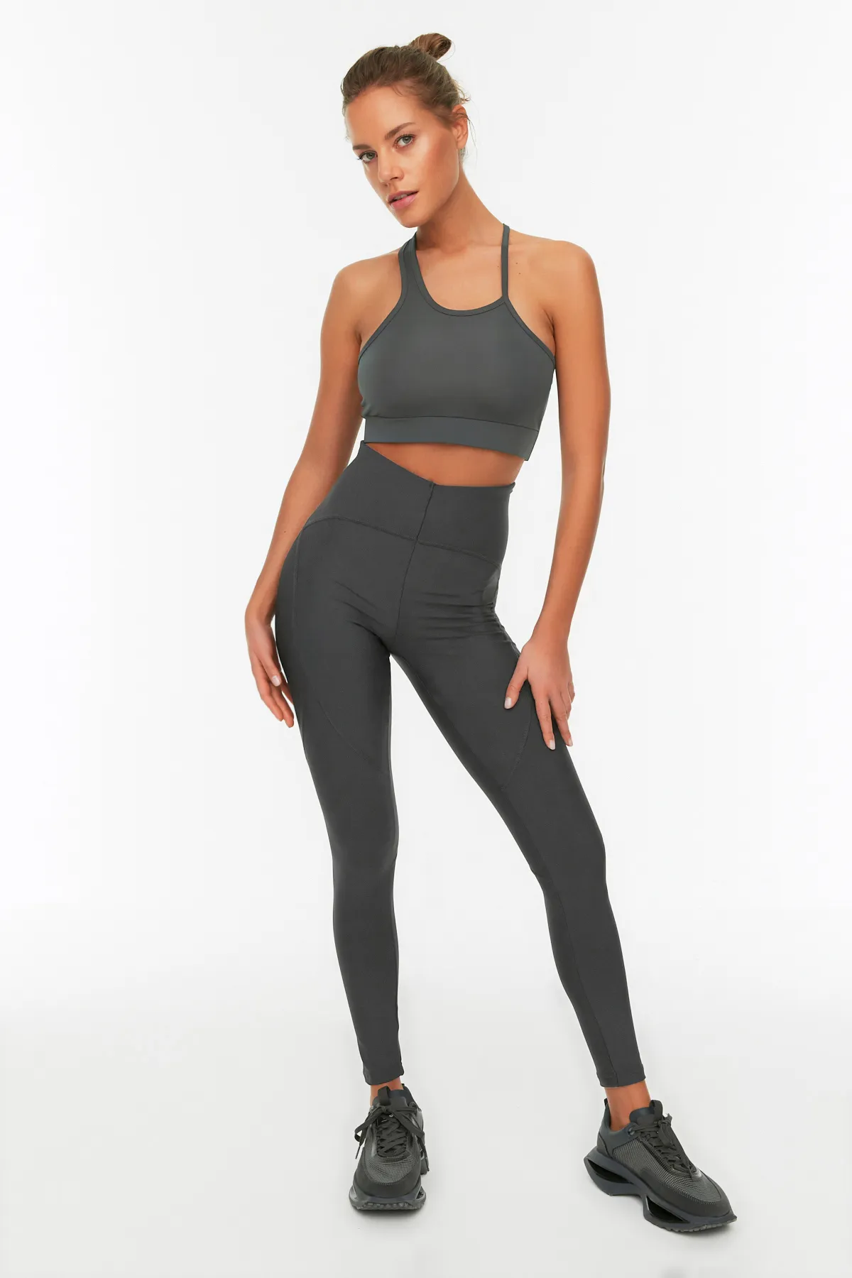 Trendyol Collection  Dunkelanthrazitfarbene Recovery-Sportleggings in voller Länge aus Strick TWOSS21TA0023