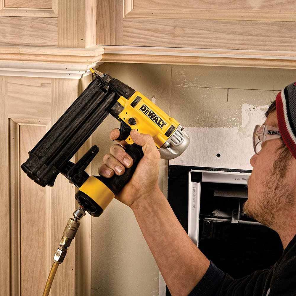 DEWALT 16-54mm Série C1 18ga Precisão Pneumática Spot Nailer Bradder DPN1850PP-XJ