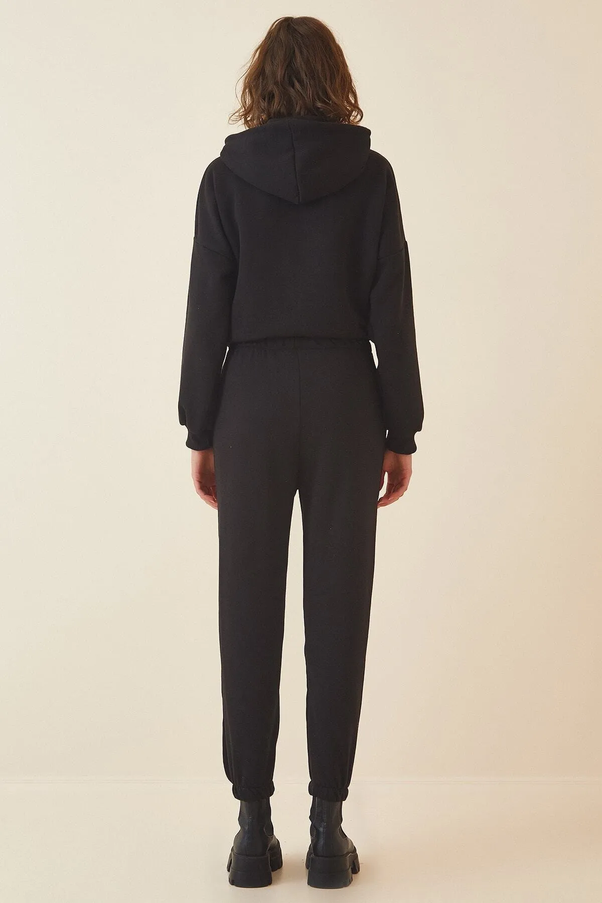 Happiness İstanbul  Schwarzes Fleece-Trainingsanzug-Set mit Kapuze für Damen DD00762