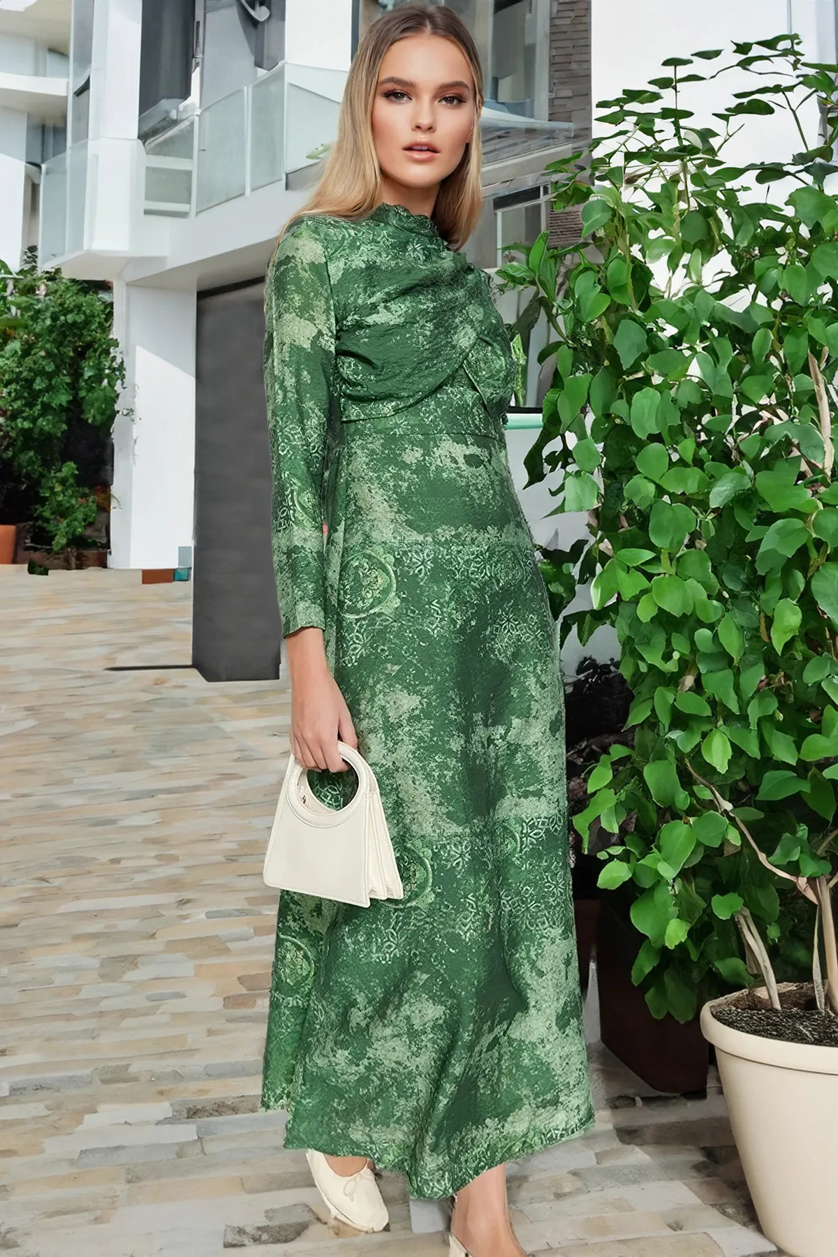 Trendyol Modest  Grünes gemustertes, zweireihiges, detailliert gewebtes Kleid mit Kragen TCTSS23EB00225