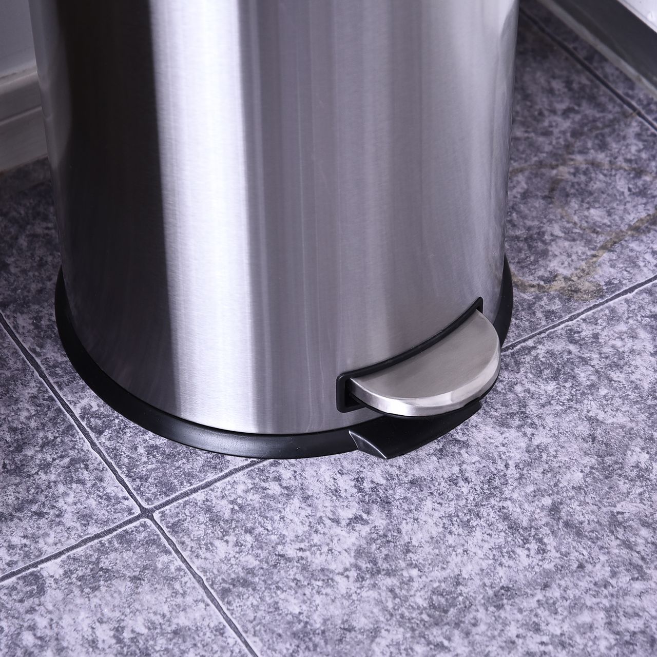 HOMCOM Abfalleimer Mülleimer Treteimer mit Inneneimer 30 L Soft Schließen Edelstahl PP Ø29,2 x H62,5 cm