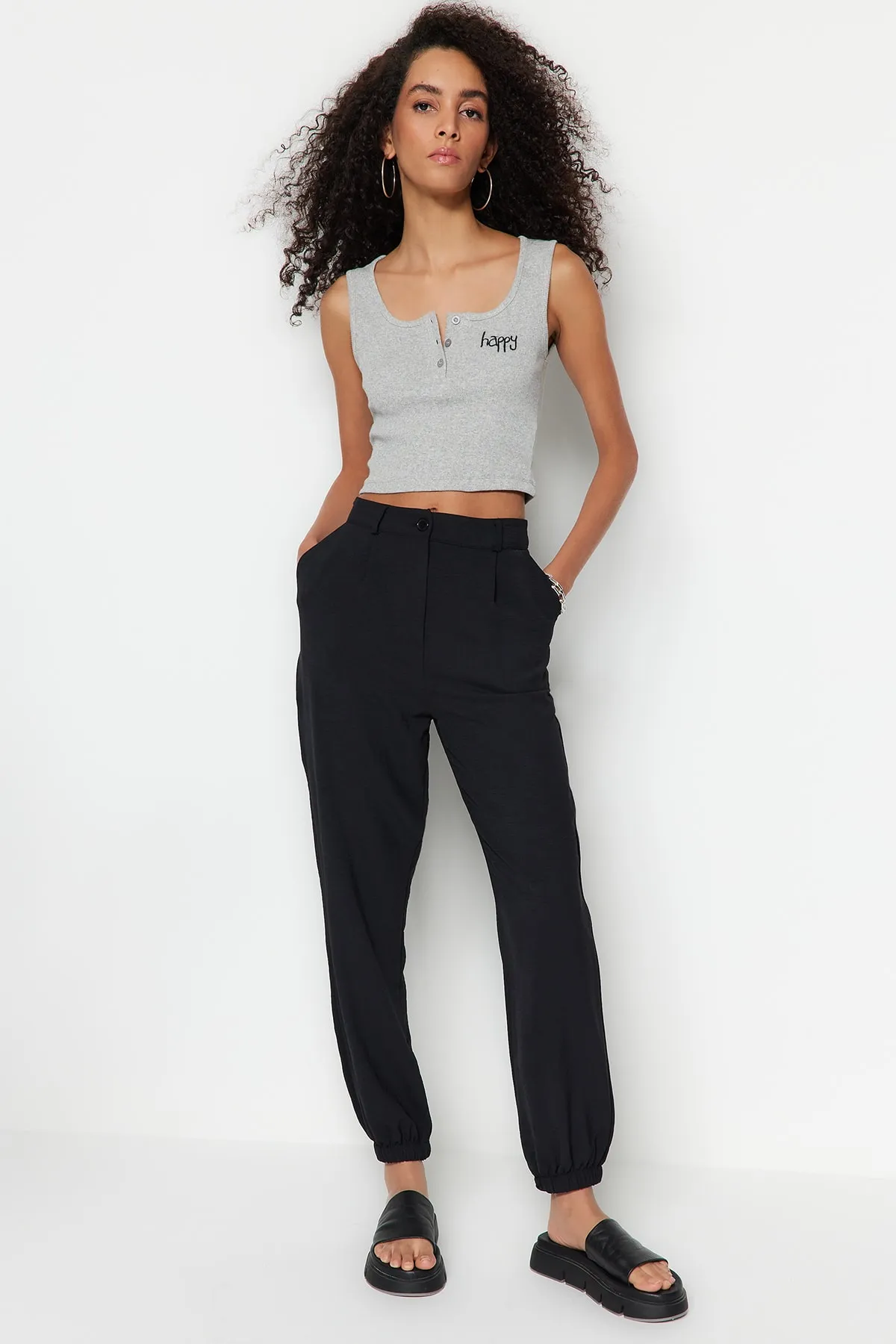 Trendyol Collection  Schwarze Hose TWOSS23PL00165